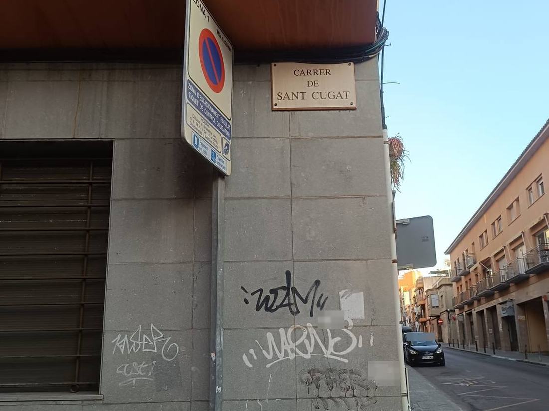 Placa del Carrer de Sant Cugat de Mataró, una de las calles del reparto